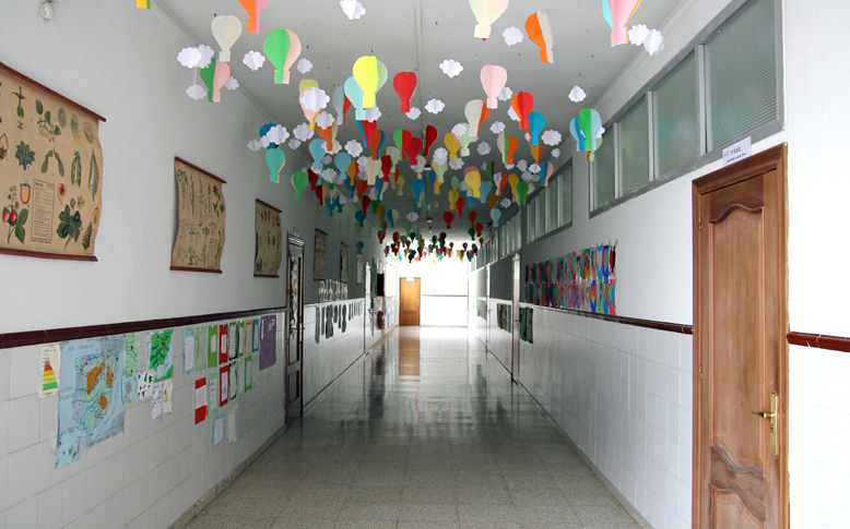 Pasillos Aulas Colegio San Isidoro Granada